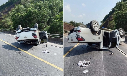 Ảnh TNGT: Mazda BT-50 36C 13285 lật ngửa trên cao tốc La Sơn – Túy Loan